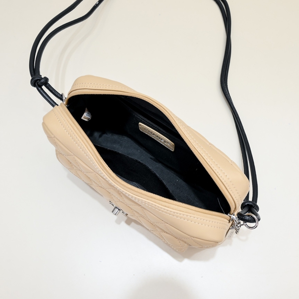 シャネルバッグ着用イメージ